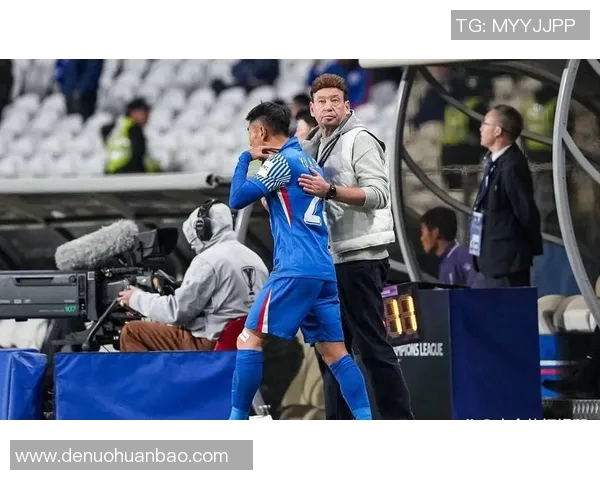 当足球梦化作泪水时球星在绿茵场上哭诉无尽遗憾